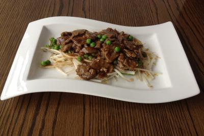 Beef on Beansprouts with Oyster Sauce